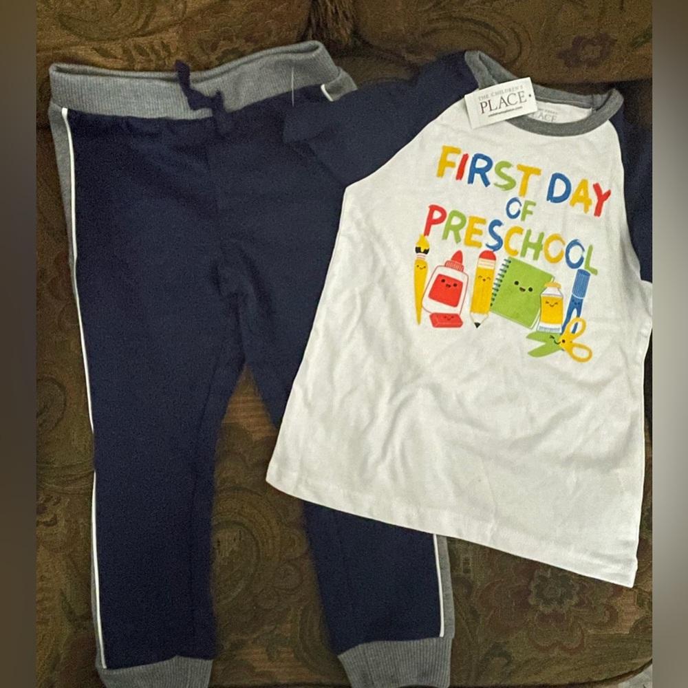 CHILDREN PLACE - BRAND- 2 PIECE BOYS LOGO, JOGGING SET